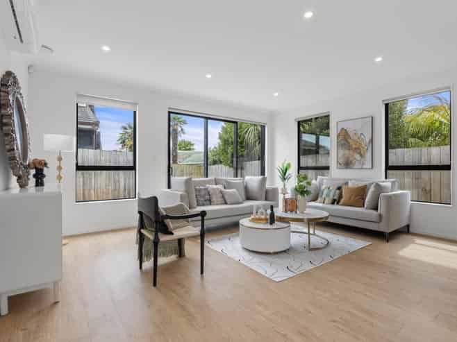 27A La Perouse Street, Botany Downs