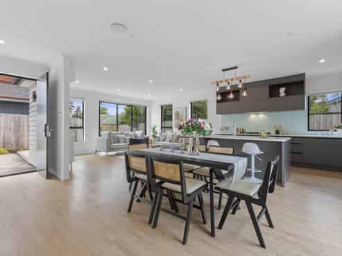 27A La Perouse Street, Botany Downs