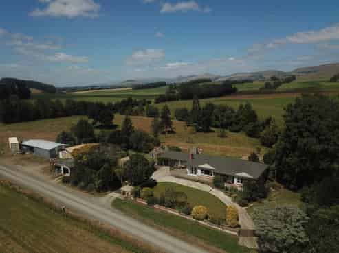 182 Beacon Hill Road, Clinton and Surrounds