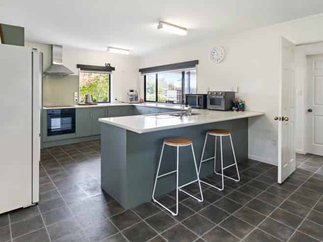 2 Tavarnya Way, Patumahoe