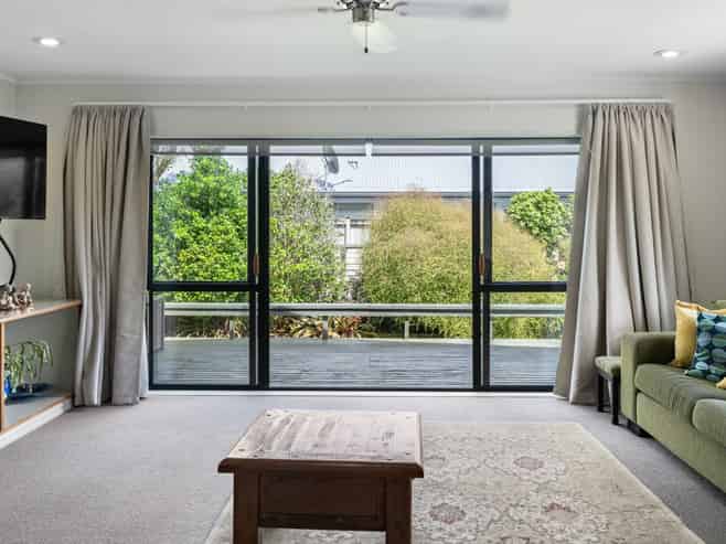 2 Tavarnya Way, Patumahoe