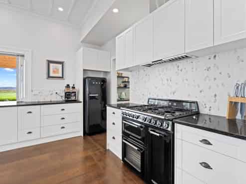 108 South Head Road, Helensville