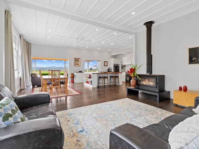 108 South Head Road, Helensville