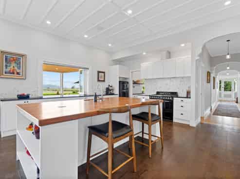 108 South Head Road, Helensville