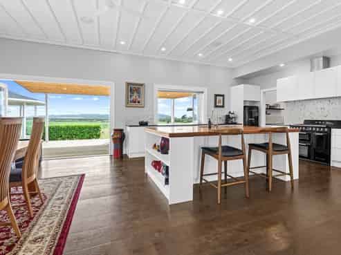108 South Head Road, Helensville