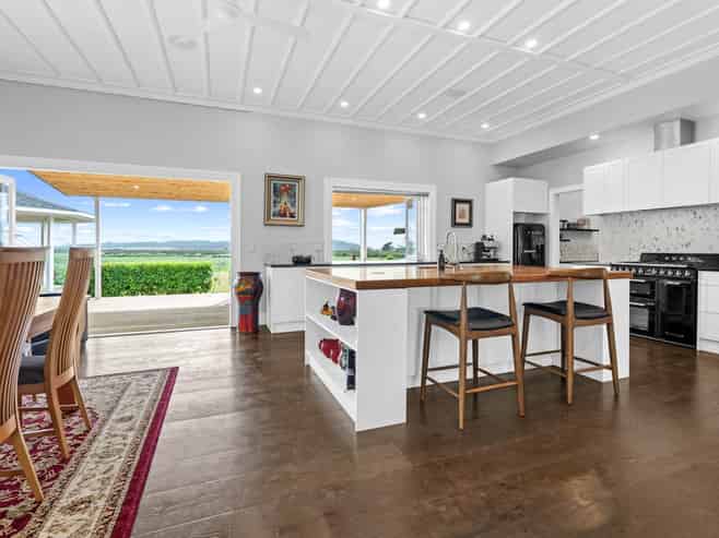108 South Head Road, Helensville
