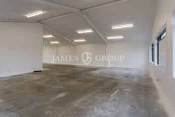 Takanini Office with Unbeatable Exposure