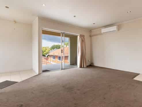 8/30 Princes Street East, Otahuhu