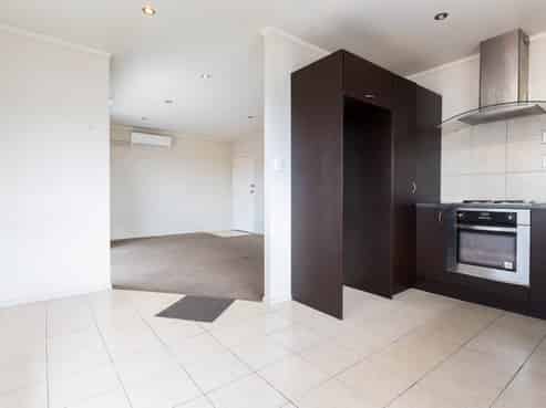 8/30 Princes Street East, Otahuhu