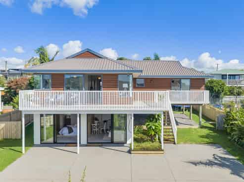 8 Taipari Avenue, Raglan