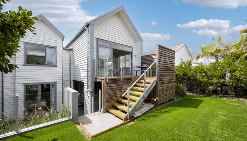 74 Caldera Drive, Long Bay