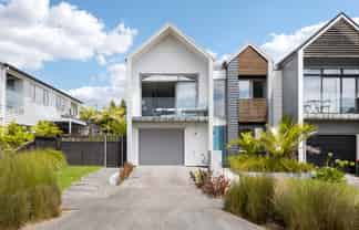 74 Caldera Drive, Long Bay