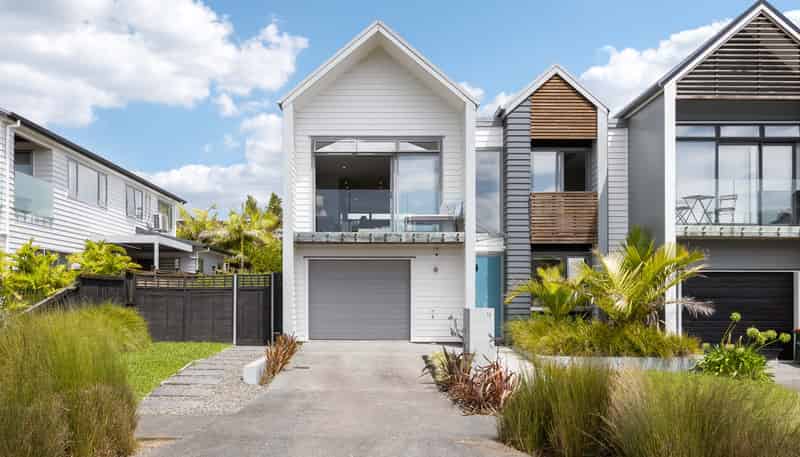 74 Caldera Drive, Long Bay