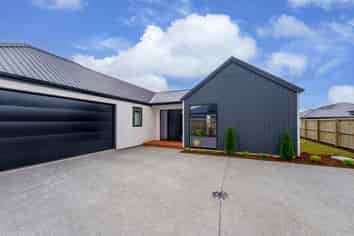 11 Lorenzos Lane, Halswell