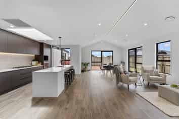 11 Lorenzos Lane, Halswell