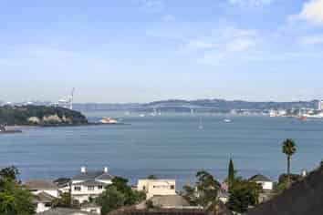 2/25 Waimarie Street, Saint Heliers