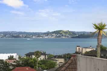 2/25 Waimarie Street, Saint Heliers