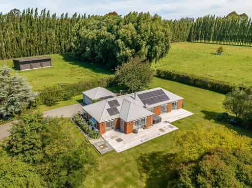 533 Johns Road, Harewood