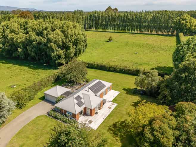 533 Johns Road, Harewood