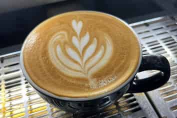 THRIVING NORTH SHORE CAFÉ FOR SALE
