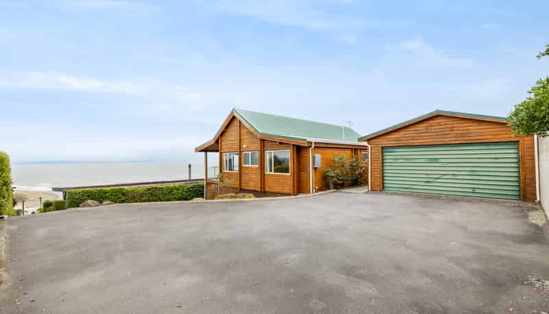 19b Tuawera Terrace, Sumner