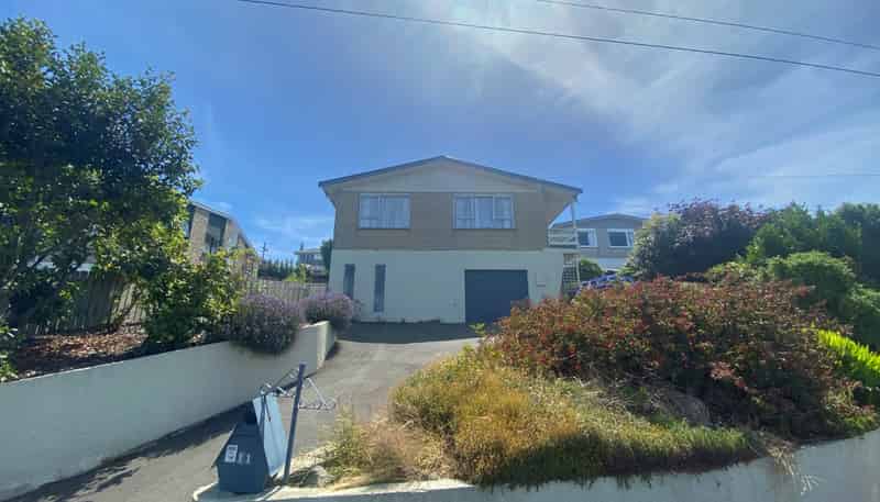 11 Strode Street, Halfway Bush