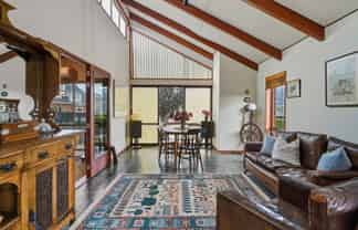 244A Highgate, Roslyn