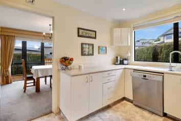 6 Gowan Close, Shiel Hill