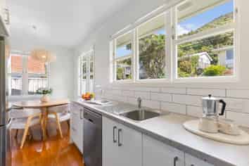 3 Voltaire Street, Karori