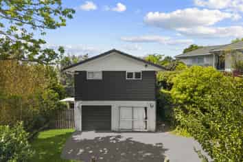 6 Theban Place, Totara Vale