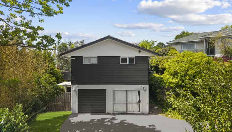 6 Theban Place, Totara Vale