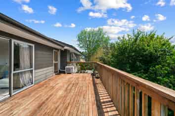 6 Theban Place, Totara Vale