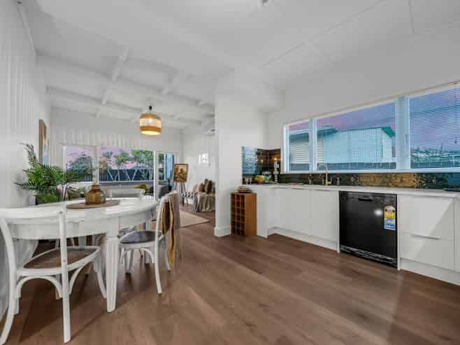 4050 Great North Road, Glen Eden