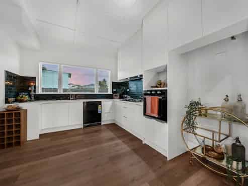 4050 Great North Road, Glen Eden