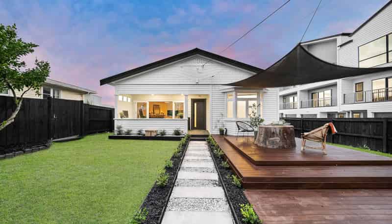 4050 Great North Road, Glen Eden