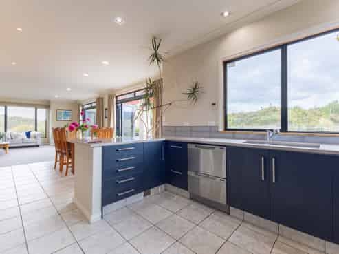 114 Rutherford Drive, Waikanae Beach