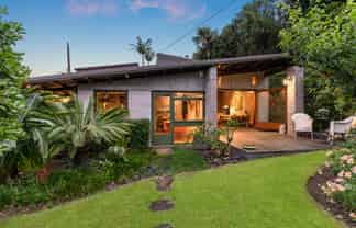 10 Violet Street, Mount Albert