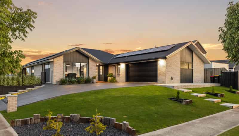 62 The Esplanade, Pegasus