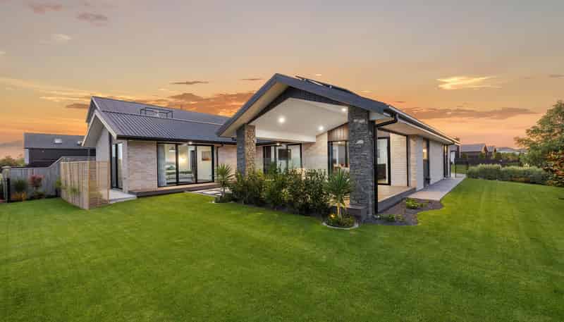 62 The Esplanade, Pegasus