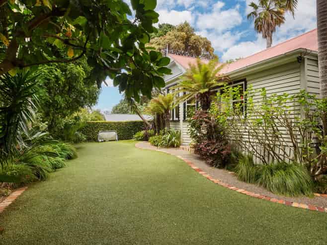 1A Summit Drive, Mount Albert