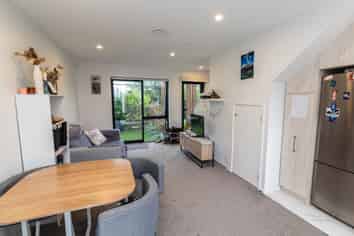 6/3 Johnston Grove, Taita