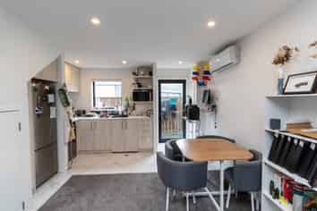 6/3 Johnston Grove, Taita