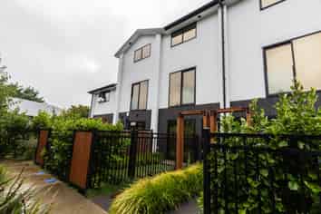 6/3 Johnston Grove, Taita