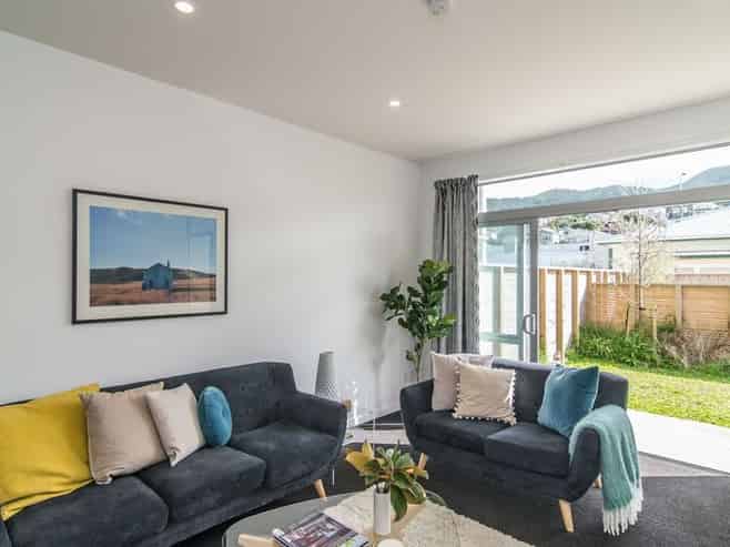 10/59 The Parade, Island Bay