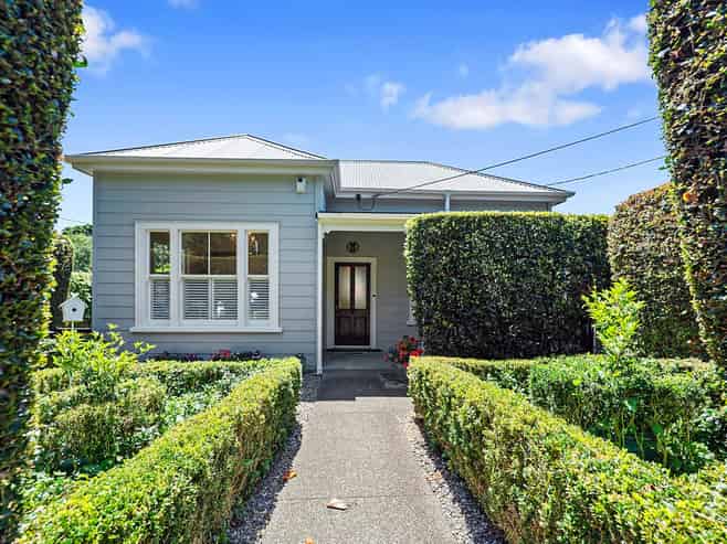 11 Albert Road, Devonport