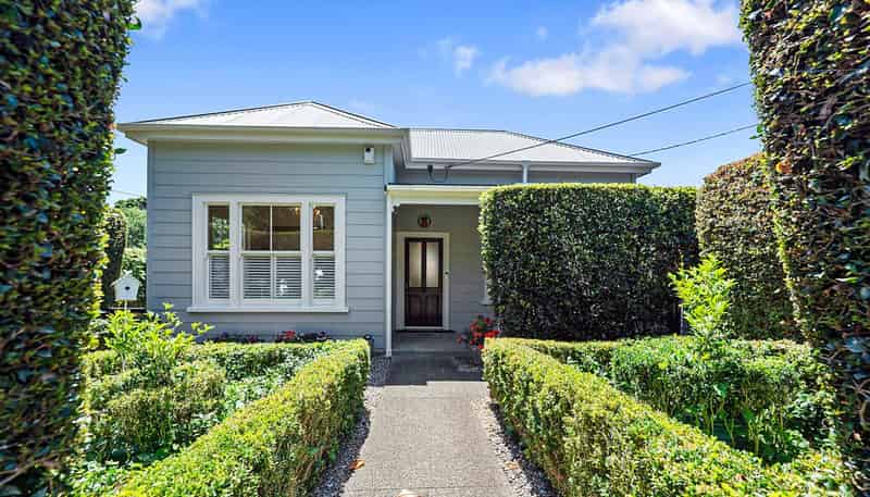 11 Albert Road, Devonport