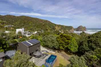 21 Beach Valley Road, Piha