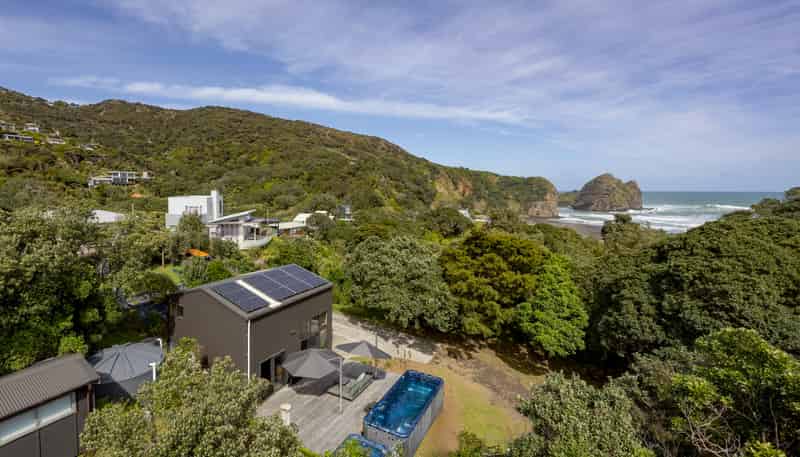 21 Beach Valley Road, Piha