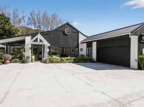 111A Johnsons Road, Whitemans Valley