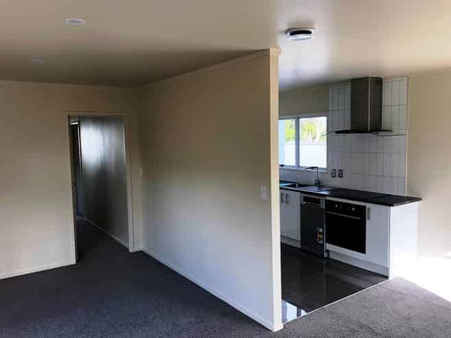 1/12 Benchmark Drive, Massey